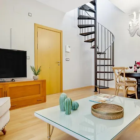 -malagasunapts-city Centre Terrace Pool Parking