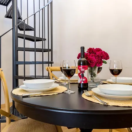-malagasunapts-city Centre Terrace Pool Parking Apartment