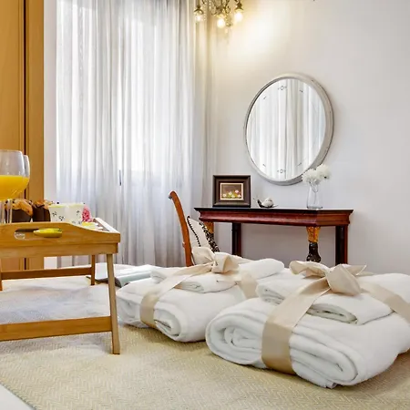 -malagasunapts-city Centre Terrace Pool Parking *